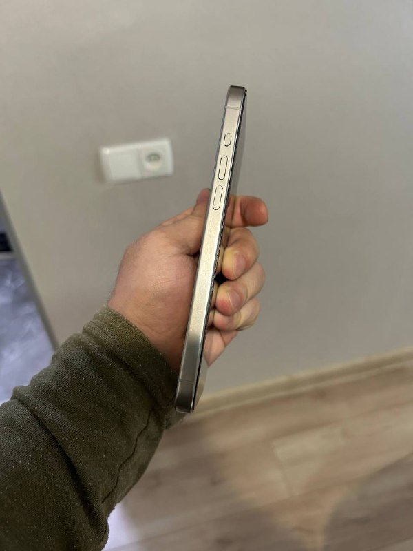 IPhone 15 Pro Max 256 GB 7