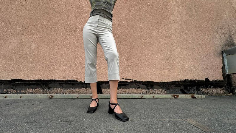 Винтажные мюли Prada, юбка, рубашка оверсайз, бриджи, блуза, босоножки, туфли, ботинки 6