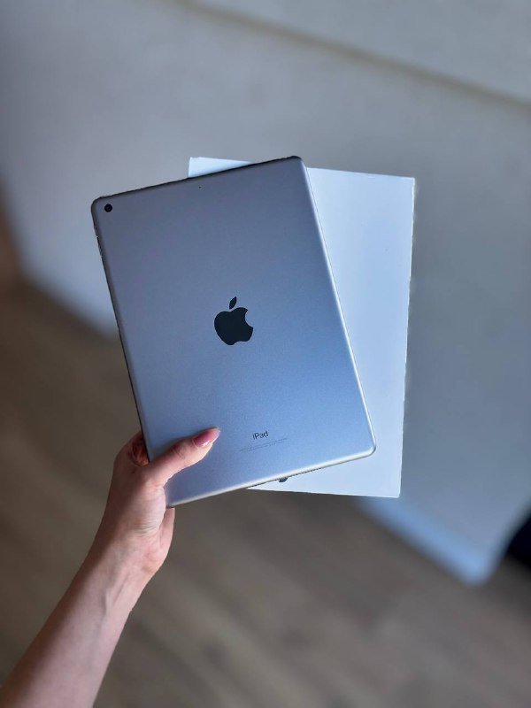 iPhone 16 128 GB, AirPods Pro 2, iPad 5 поколения 5