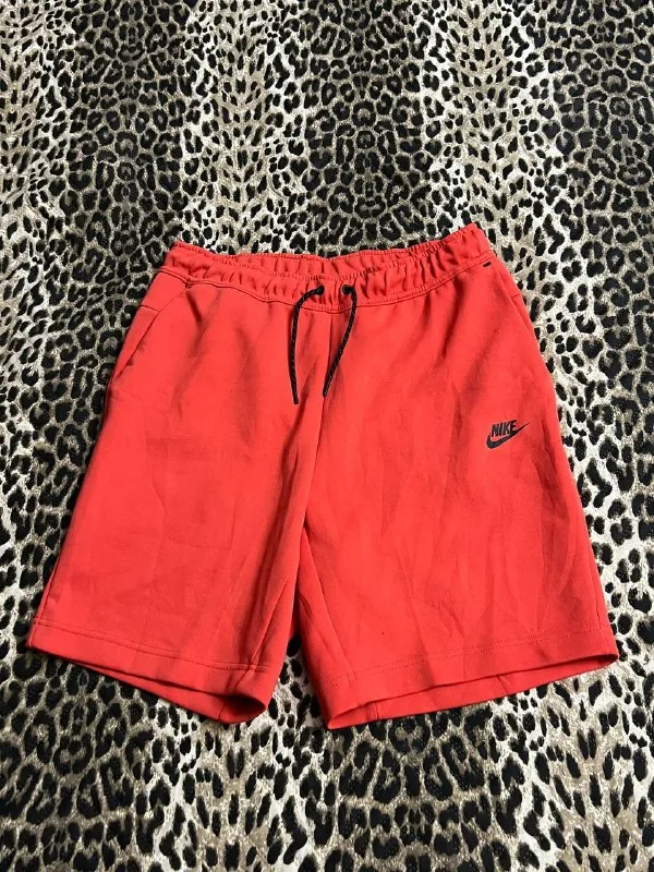 Nike Tech Fleece шорты 1