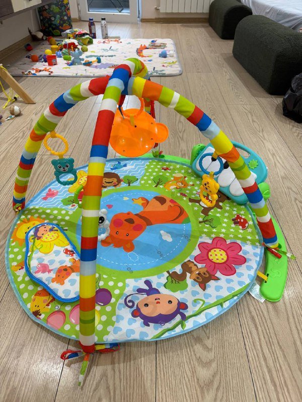Развивающий коврик для малышей с пианино и погремушками 2