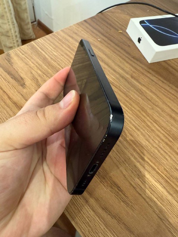 IPhone 13 4
