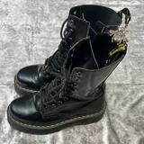 Ботинки Dr. Martens Jadon, хулуси, аэрогриль Sollex SL-662 2