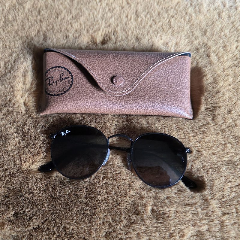 Солнцезащитные очки Ray Ban