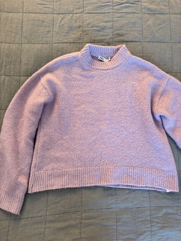 Топ голубой, Рубашка шелковая, Лонгслив бежевый, Пиджак, Штаны белые, Кофта, Свитер сиреневый, Лонслив розовый, Лонгслив белый, Юбка баллон бежевая 7