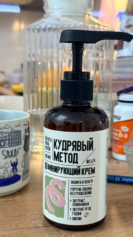 Кудрявый метод, дефинирующий гель для кудрей 1