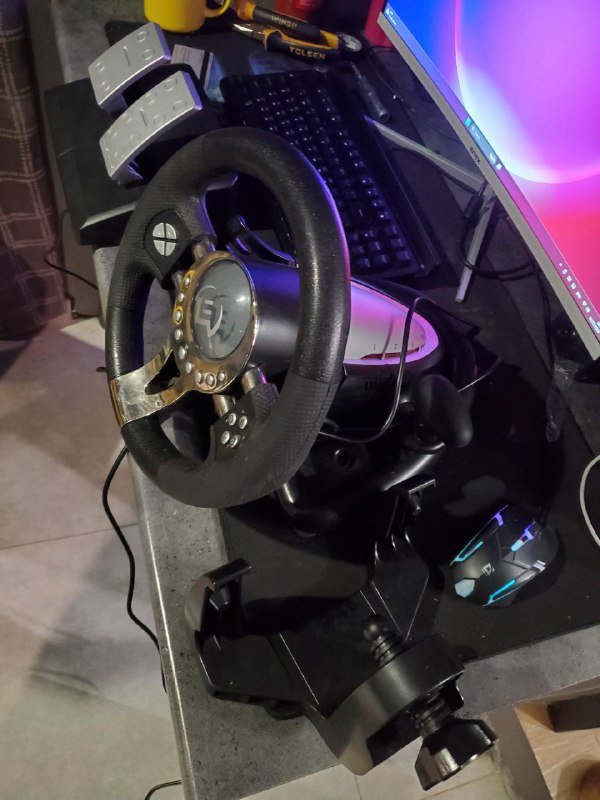 Руль с педалями и переключением скоростей 4