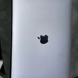 Ноутбук Apple MacBook Air M1 2020 8/256 ГБ с полосой на экране 1