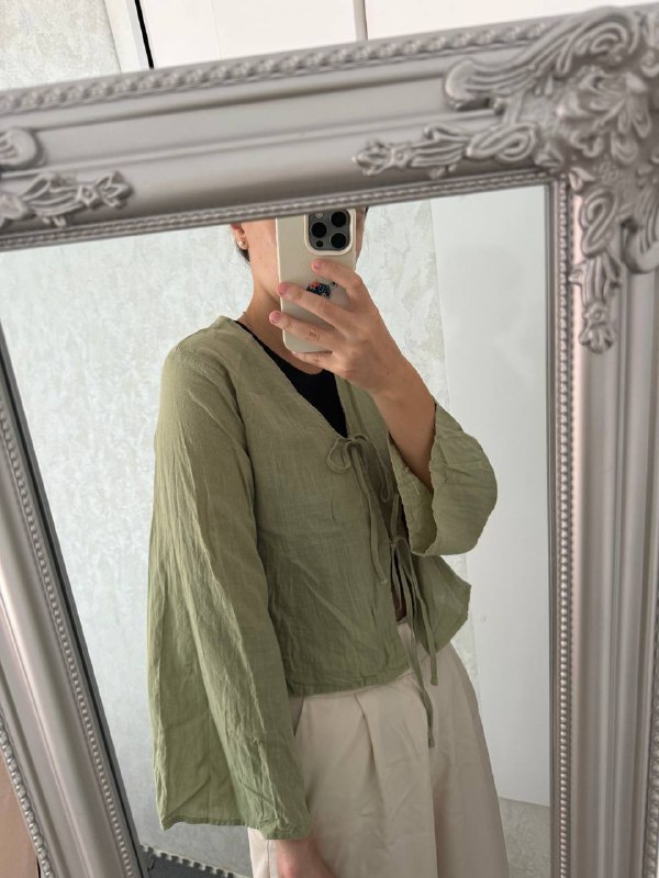Брюки Zara, блузка зеленая, топ белый, платье на запах 6