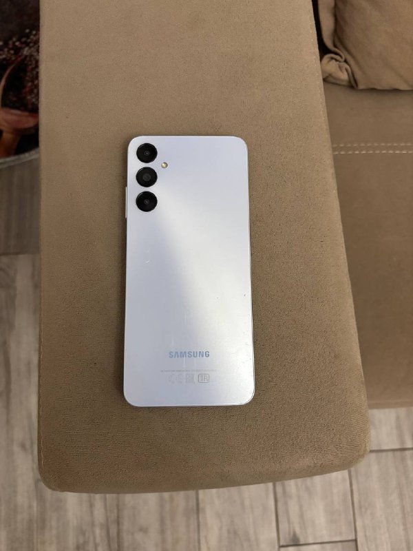 Samsung A05s телефон с чехлом и проводом