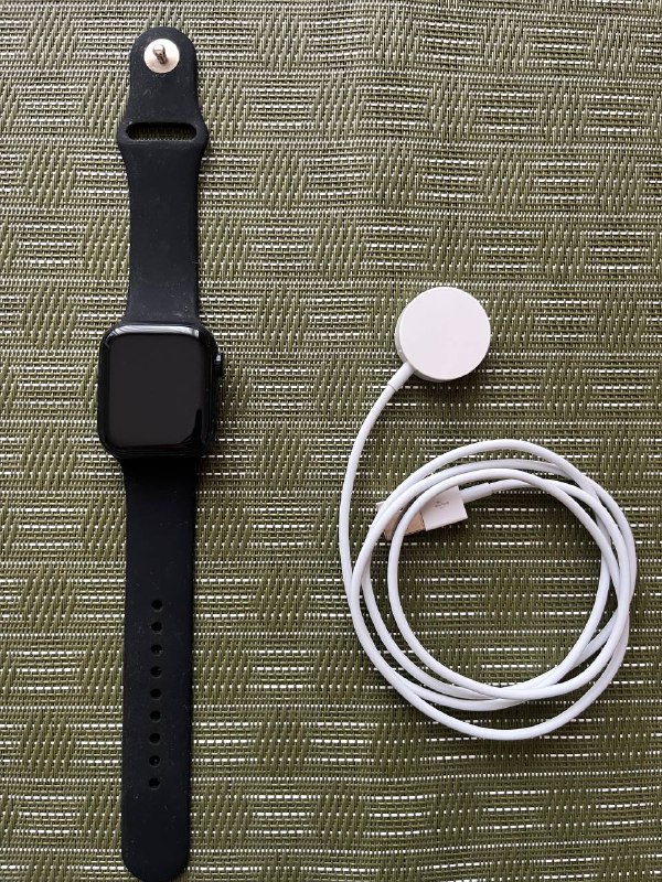 Apple Watch 8 41 с ремешком и зарядкой