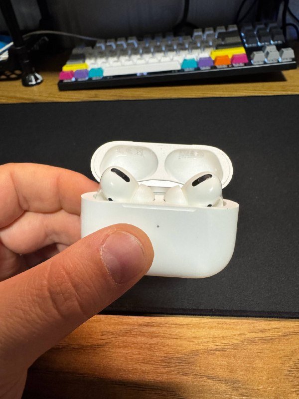Механическая клавиатура HyperX Alloy, наушники Apple AirPods 3, AirPods Pro 1, Samsung Galaxy Buds, копия Apple Watch Ultra 7