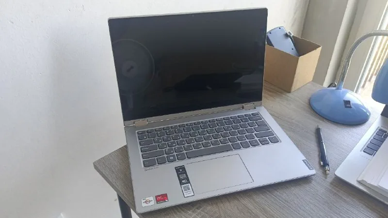 Неисправный ноутбук Lenovo Ideapad C340 с аксессуарами 1
