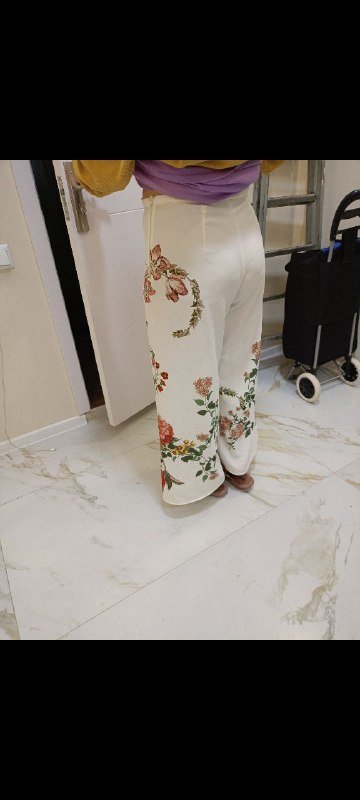 Белые брюки с цветочным рисунком 6
