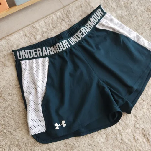 Женские спортивные шорты Under Armour