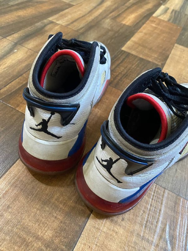 толстовка Puma, шорты Nike, кроссовки Jordan 10