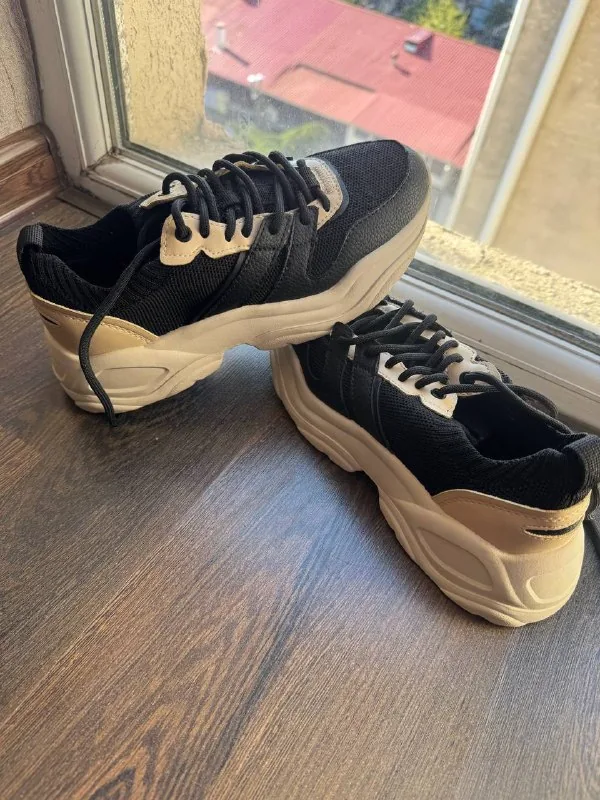 Кроссовки Zara 1