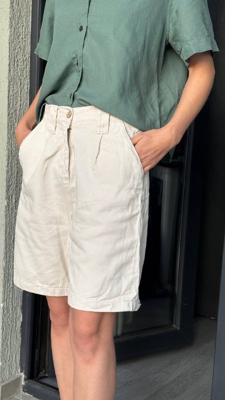 светло-сиреневая блуза, темно-фиолетовые брюки, льняная рубашка bpc, изумрудная кофточка 5