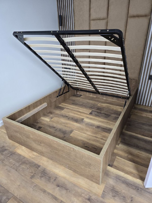 Кровать 150×210 новая, основание и решетка