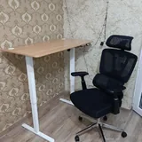 Computer chair and height-adjustable desk 1
