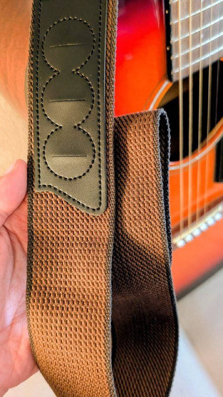 Акустическая гитара Fender CC-60S с ремнем, чехлом и струнами 3