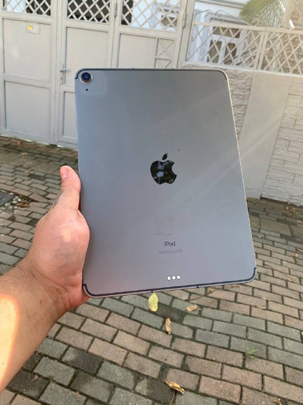 iPad Air 4 256GB, iPad 7th generation 32GB 2