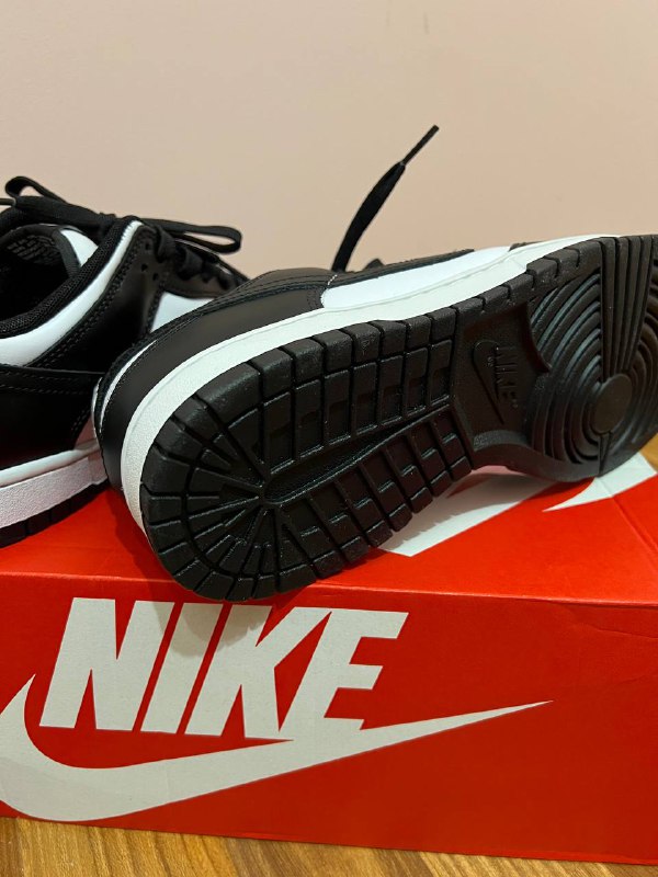 Новые кроссовки Nike dunk low 6