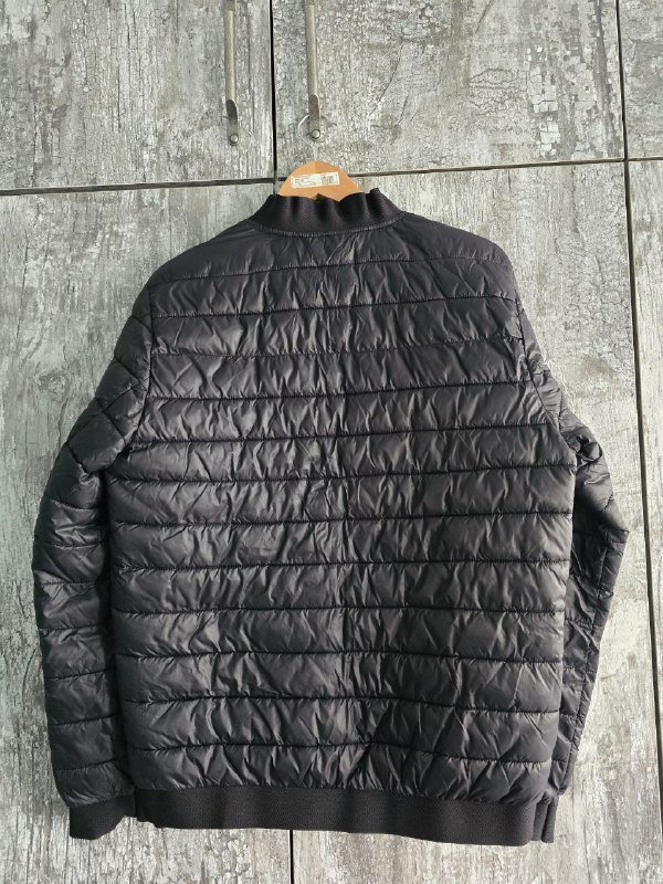 Куртка Guess размер М оригинал 2