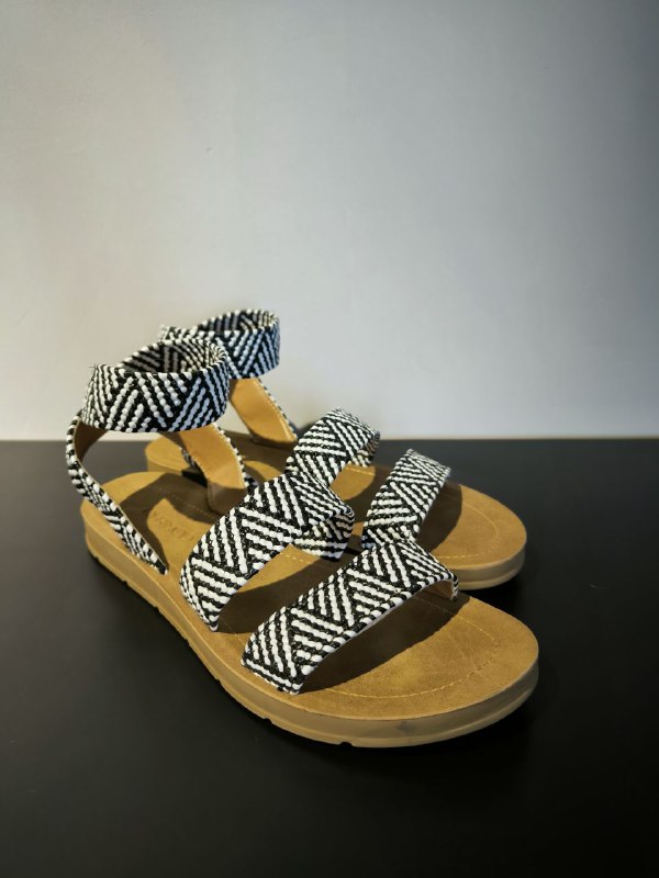 Босоножки Derimod размер 40 4