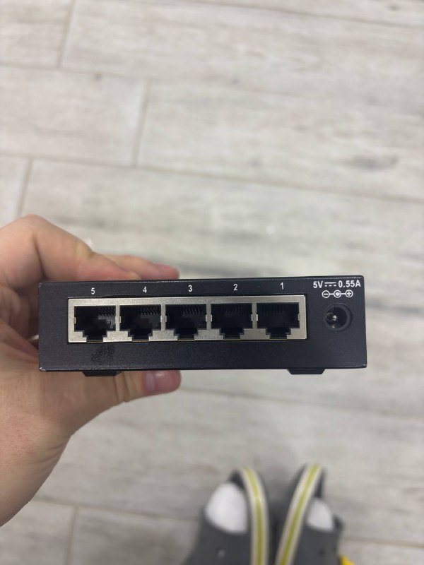 Коммутатор D-Link DES-1005D с 5 портами 3