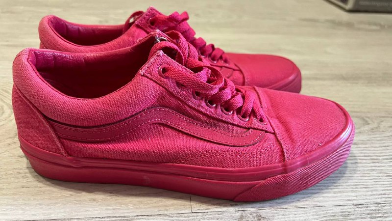 Женские кроссовки: Nike для зала, Nike для бега, Vans Old School 5