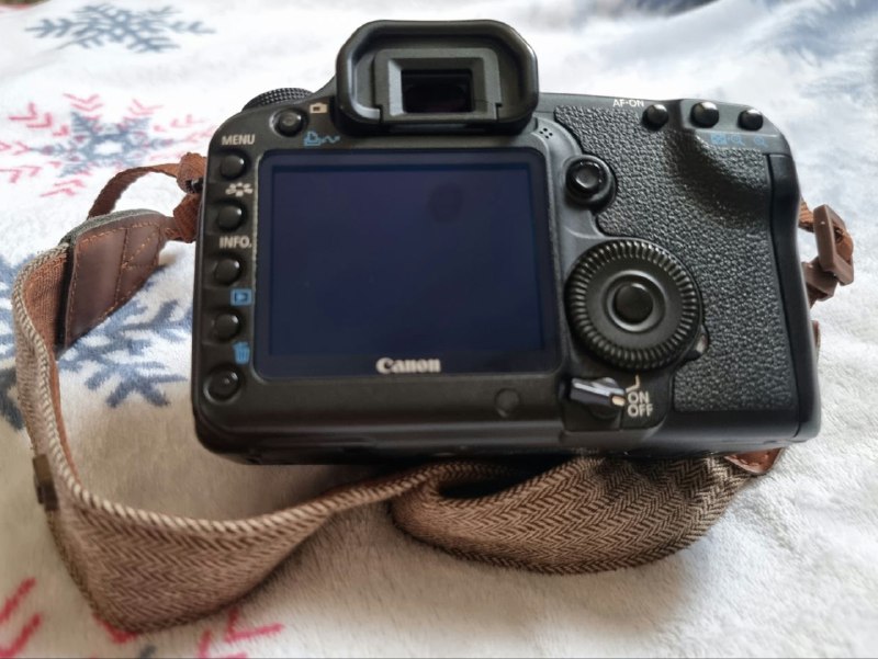 Фотокамера Canon 5d mark ll с объективом 50/1.8, картой памяти, зарядным устройством и сумкой 4