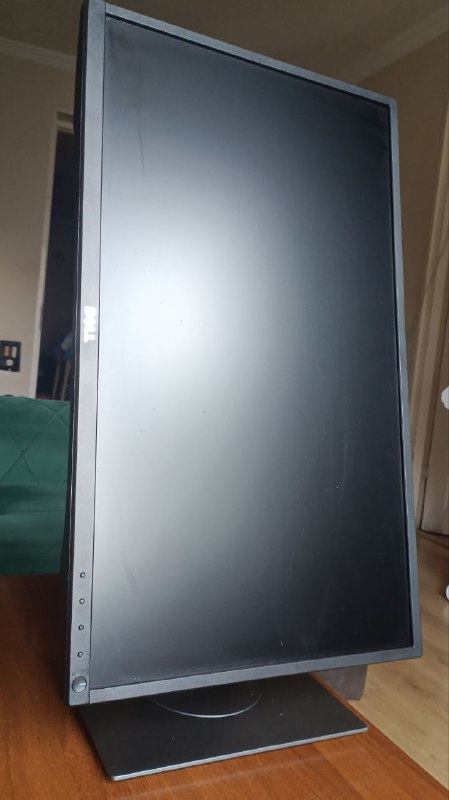 Dell 24" Full HD Monitor 4