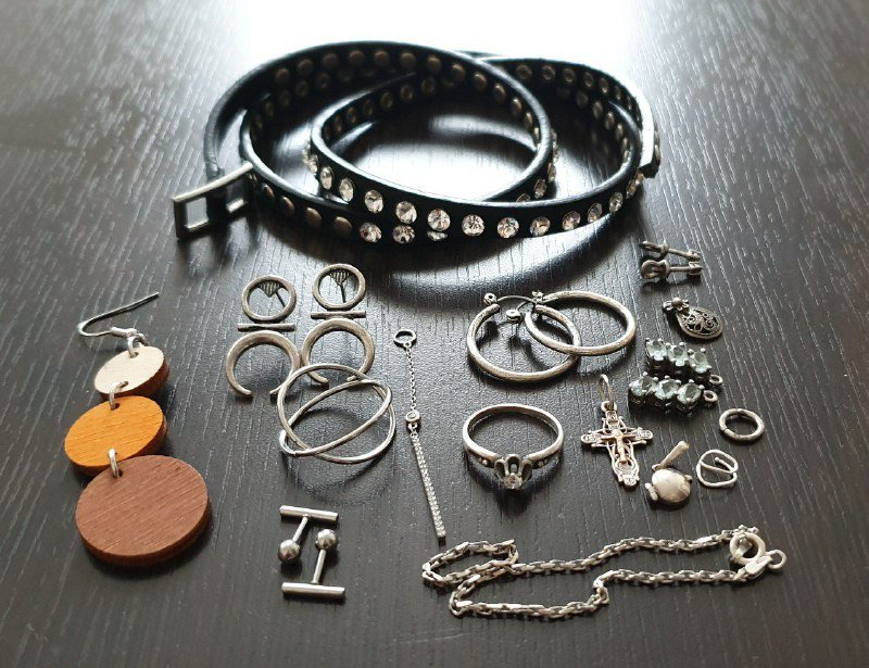 Ювелирные украшения и бижутерия: серьги, кольца, кулон, браслеты