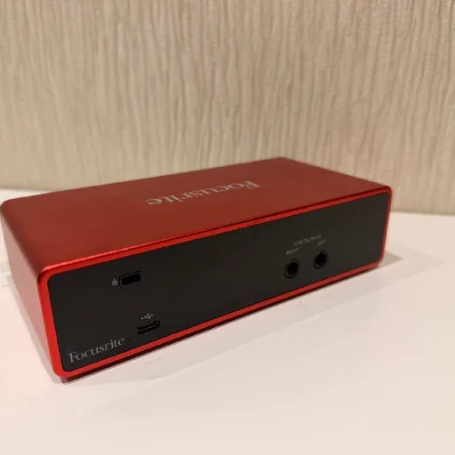 Аудиокарта Focusrite Scarlett 2i2