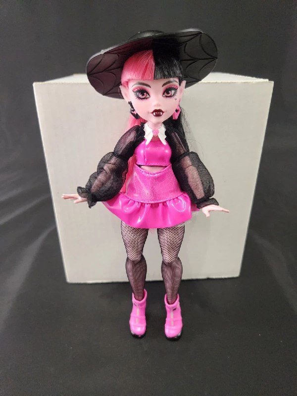 кукла Дракулаура