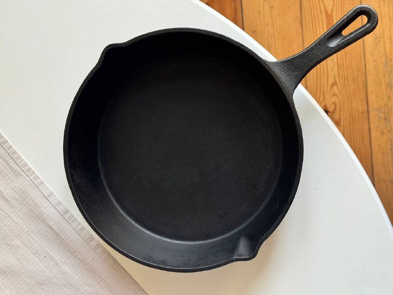 Чугунная сковорода 24см