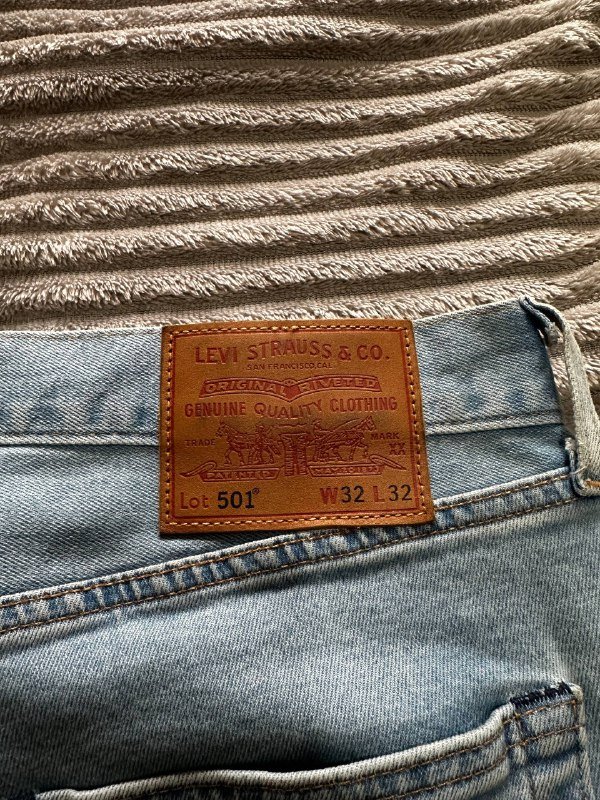 Vineyard Vines Original Breaker Pants, Levi’s 501 Jeans голубые, Levi’s 501 Jeans тёмные 6