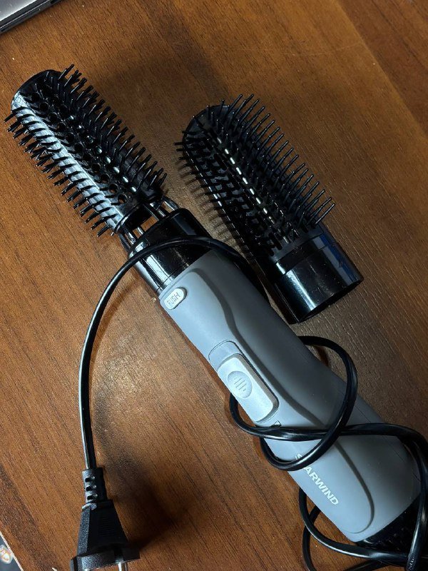 Фен-щетка с двумя насадками