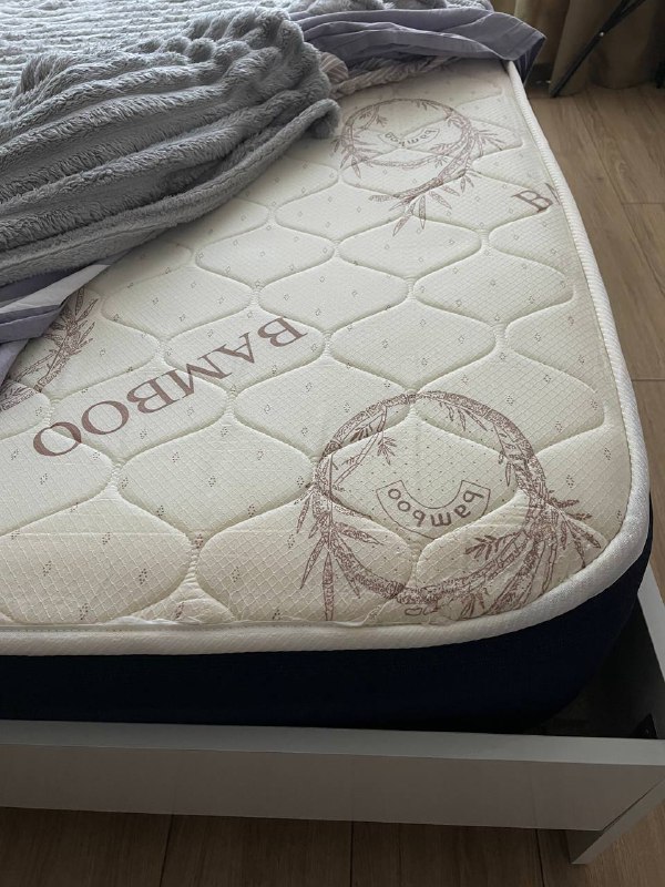 Кровать 210х165см и две прикроватные тумбы 3