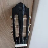 Акустическая гитара YAMAHA с чехлом и каподастром 4