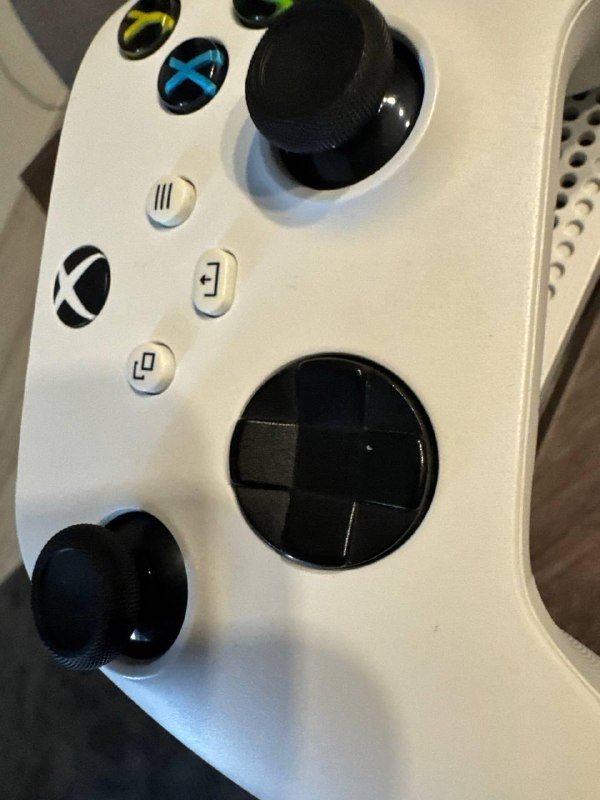 Xbox Series S 512 gb с джойстиком 2