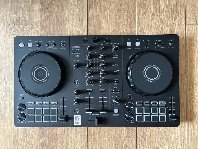 DJ контроллер Pioneer DDJ-FLX4