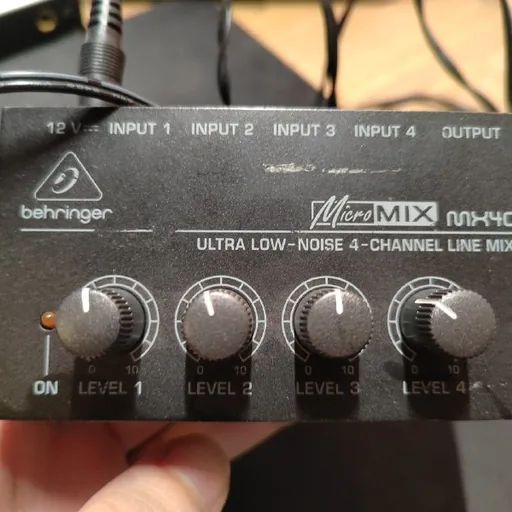 Микшер Behringer MicroMix MX400