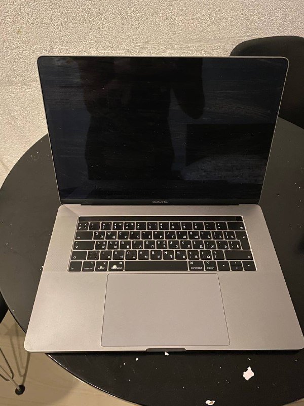 MacBook Pro 2018 с неисправным экраном 3