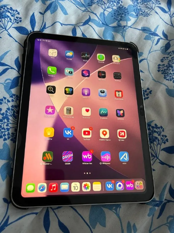 iPad 10th Generation WiFi 64GB 1