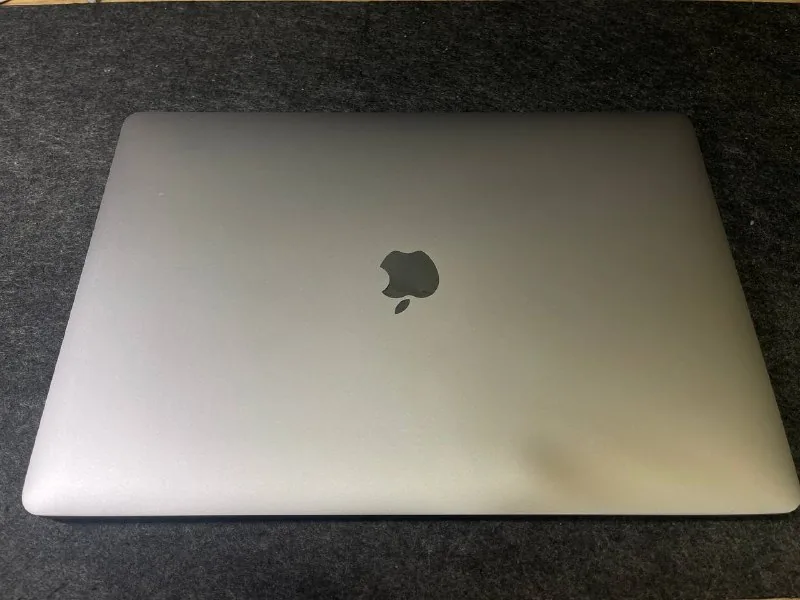 MacBook Pro 15 2017 1