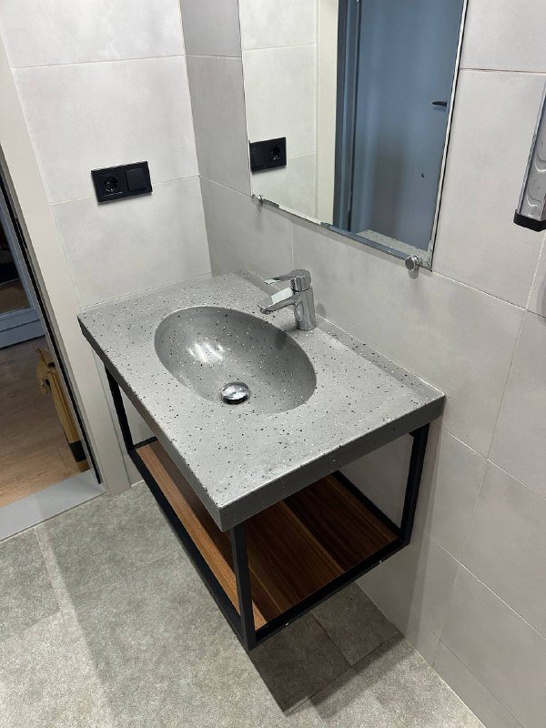 Умывальник с подвесной полкой, зеркало для ванной комнаты 2