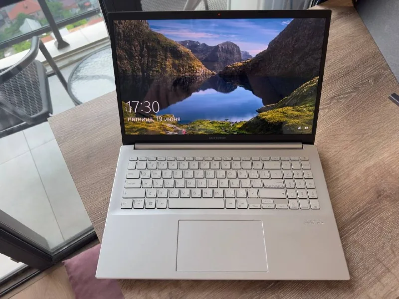 ASUS Vivobook M3500Q 1