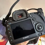 Canon EOS 5D Mark III с объективом Canon EF 50mm f/1.8 2